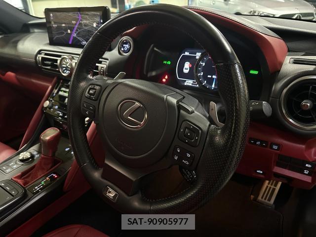 Lexus IS 2021-04 8551371-8