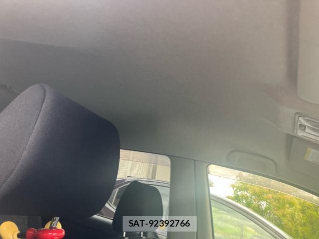Toyota ISIS 2013-08 8547434-11