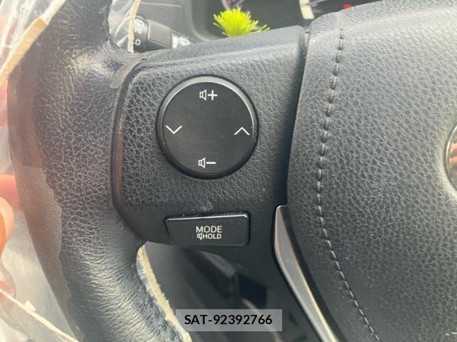 Toyota ISIS 2013-08 8547434-15