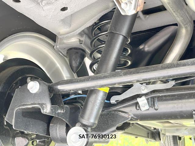Suzuki JIMNY 2025-06 8549703-17