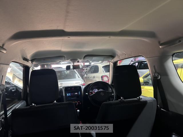 Suzuki JIMNY 2017-06 8551585-12
