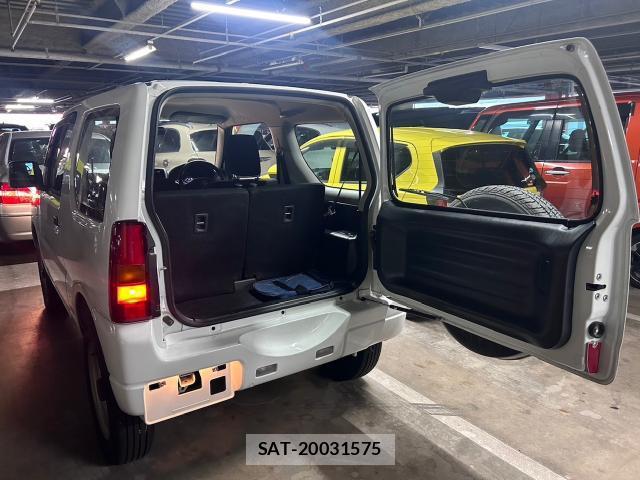 Suzuki JIMNY 2017-06 8551585-13