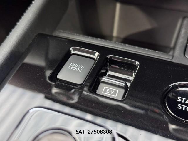 Nissan KICKS 2023-04 8547103-12