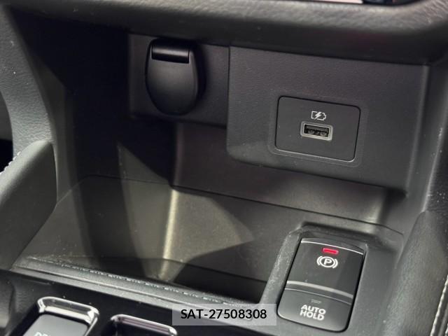 Nissan KICKS 2023-04 8547103-14