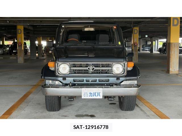 Toyota Land Cruiser 70 1995 8548877-1