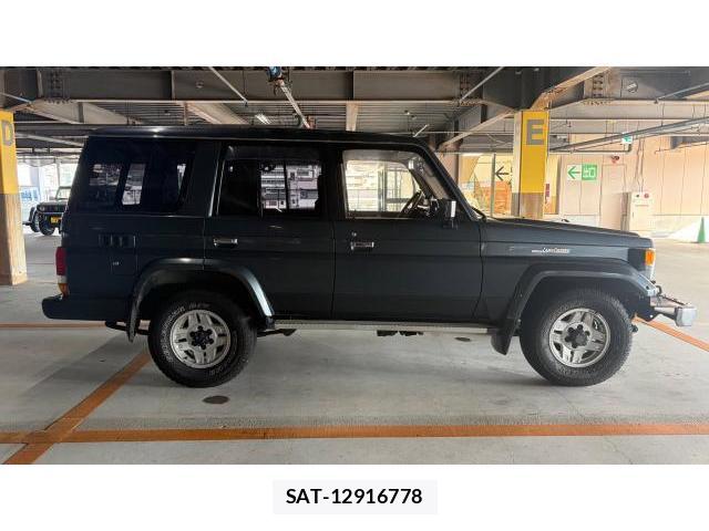 Toyota Land Cruiser 70 1995 8548877-13