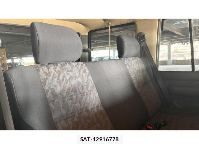 Toyota Land Cruiser 70 1995 8548877-6