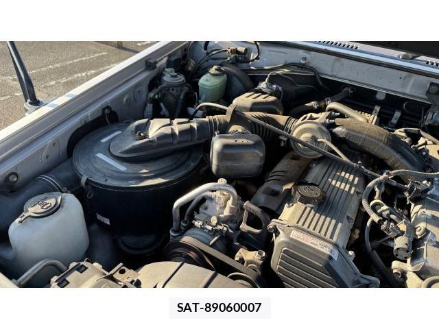 Toyota Land Cruiser 70 2002 8548908-11