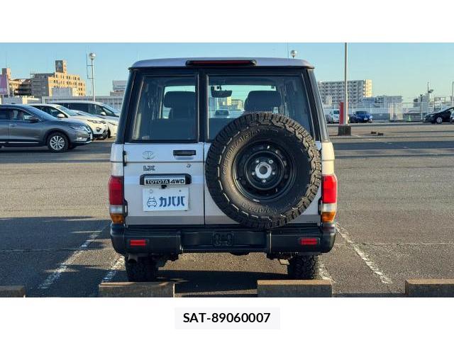 Toyota Land Cruiser 70 2002 8548908-3