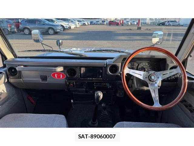 Toyota Land Cruiser 70 2002 8548908-4