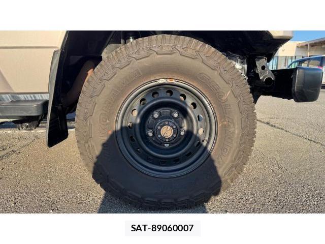 Toyota Land Cruiser 70 2002 8548908-7