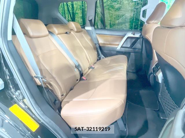 Toyota LAND CRUISER PRADO 2022-05 8550587-8