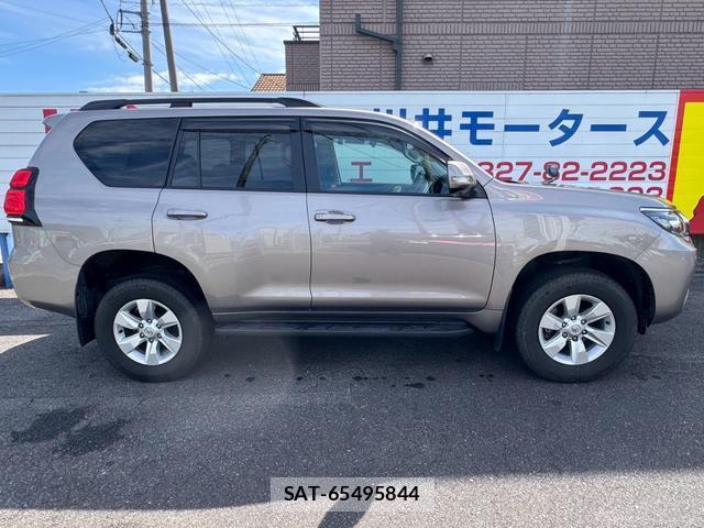 Toyota LAND CRUISER PRADO 2022-05 8551216-13