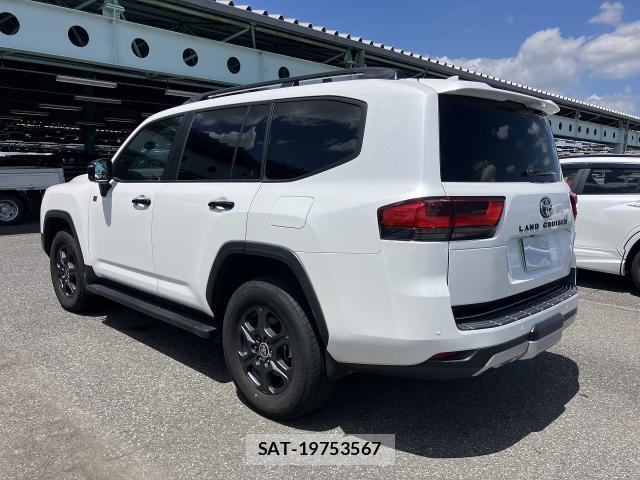 Toyota LAND CRUISER 2023-07 8547640-1