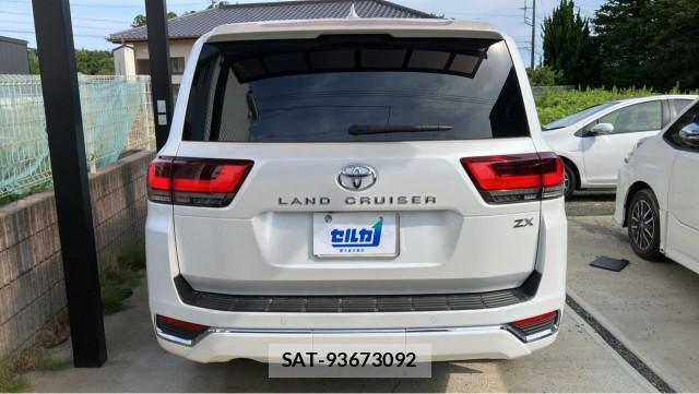 Toyota LAND CRUISER 2023-11 8550233-1