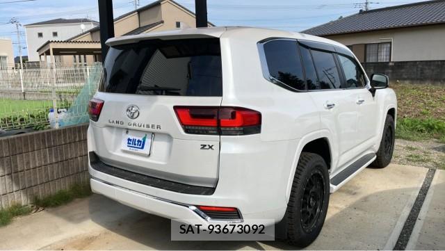 Toyota LAND CRUISER 2023-11 8550233-12