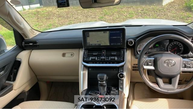 Toyota LAND CRUISER 2023-11 8550233-2