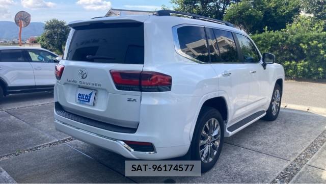 Toyota LAND CRUISER 2023-09 8550302-12