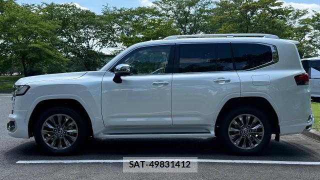 Toyota LAND CRUISER 2024-04 8550325-10