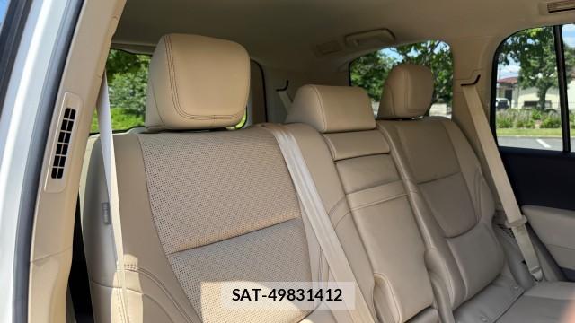 Toyota LAND CRUISER 2024-04 8550325-6