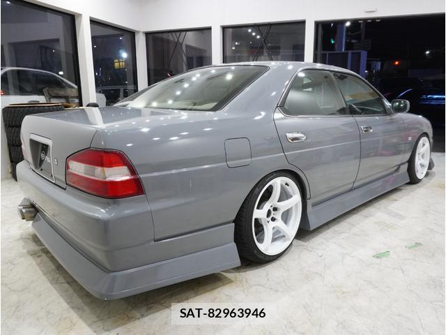 Nissan LAUREL 2000-12 8549793-17