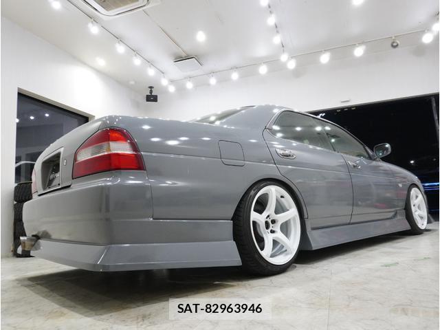 Nissan LAUREL 2000-12 8549793-5