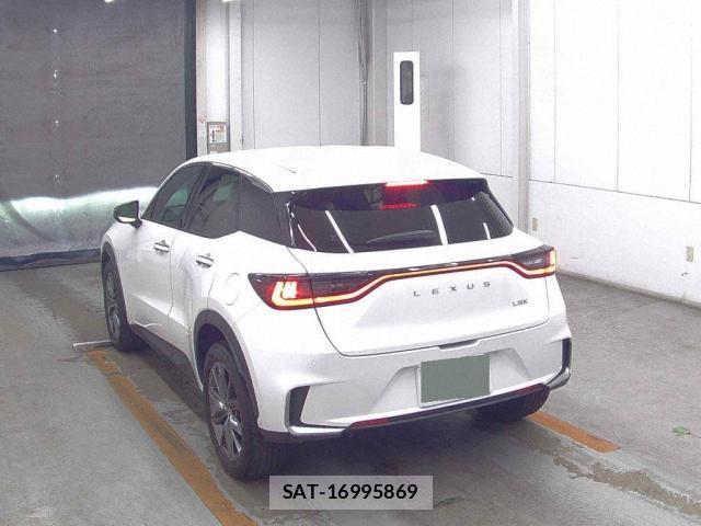 Lexus LBX 2024-03 8547785-1