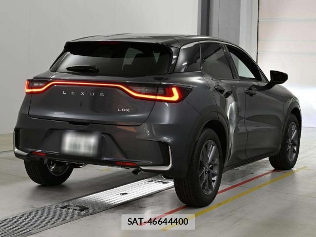 Lexus LBX 2025-05 8547810-7