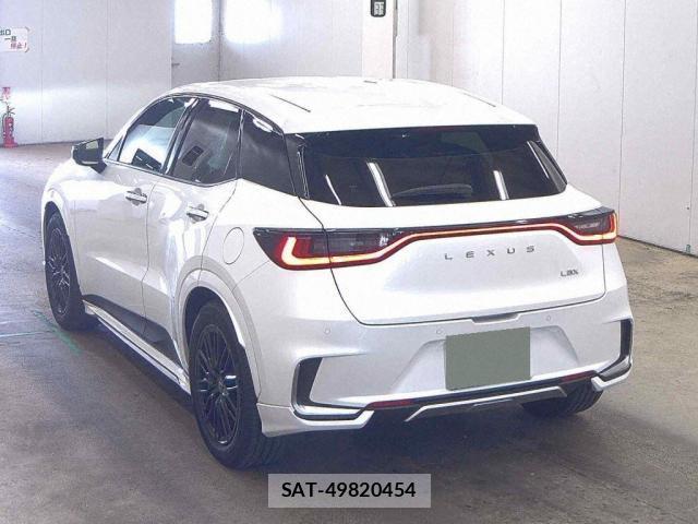 Lexus LBX 2024-11 8547882-4