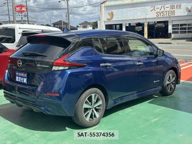 Nissan LEAF 2022-07 8549092-1