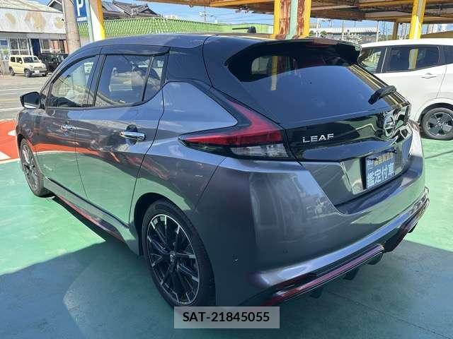 Nissan LEAF 2018-08 8549105-1