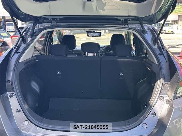 Nissan LEAF 2018-08 8549105-10