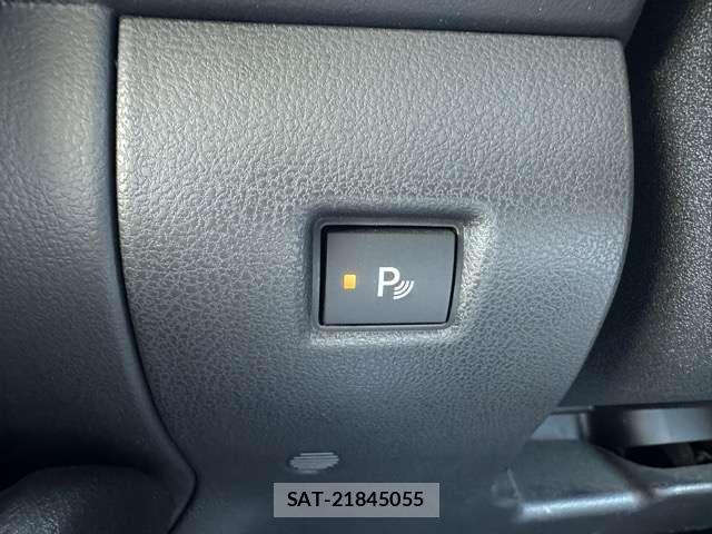 Nissan LEAF 2018-08 8549105-12