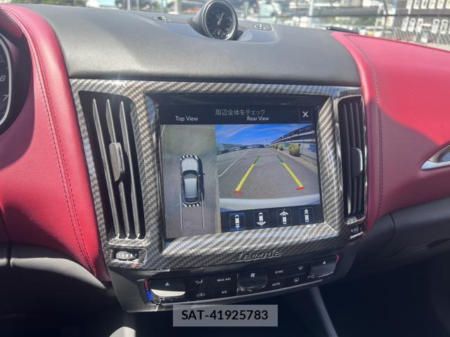 Maserati LEVANTE 2017-02 8548623-15