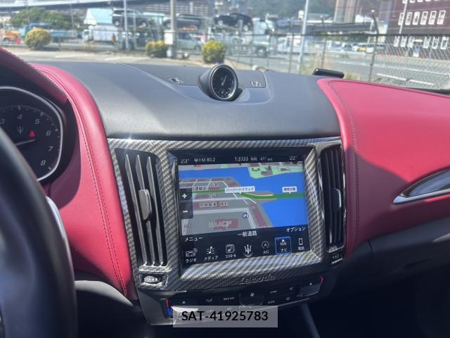 Maserati LEVANTE 2017-02 8548623-16