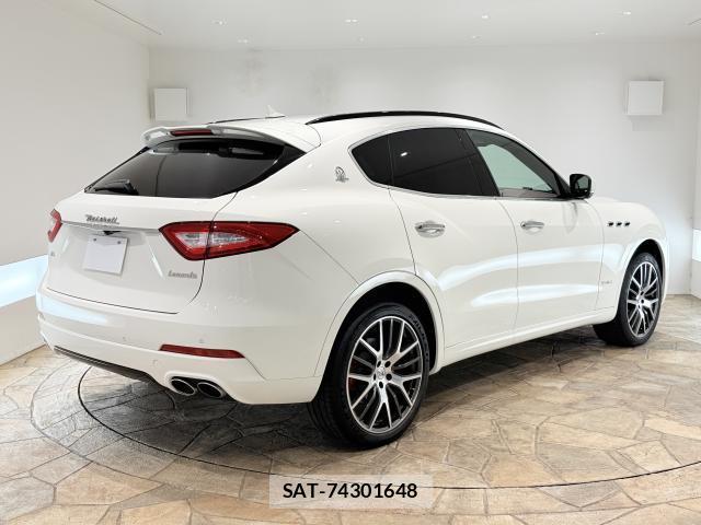 Maserati LEVANTE 2017-11 8548719-2