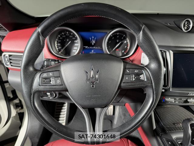Maserati LEVANTE 2017-11 8548719-6