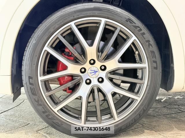 Maserati LEVANTE 2017-11 8548719-8