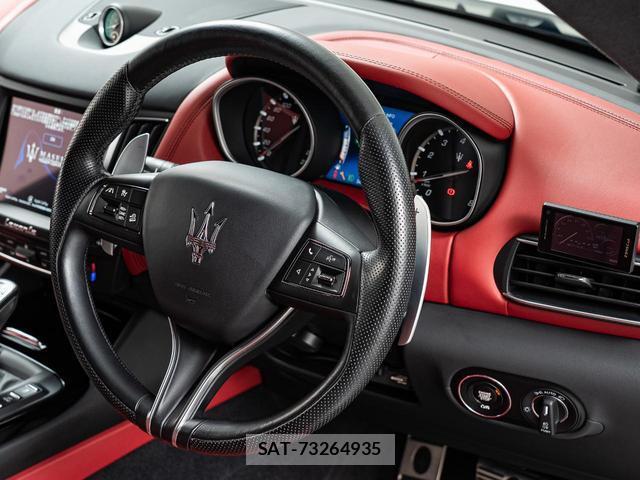 Maserati LEVANTE 2019-05 8550040-10