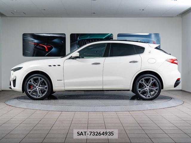 Maserati LEVANTE 2019-05 8550040-15