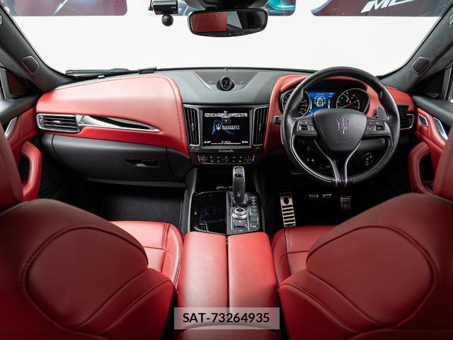 Maserati LEVANTE 2019-05 8550040-3