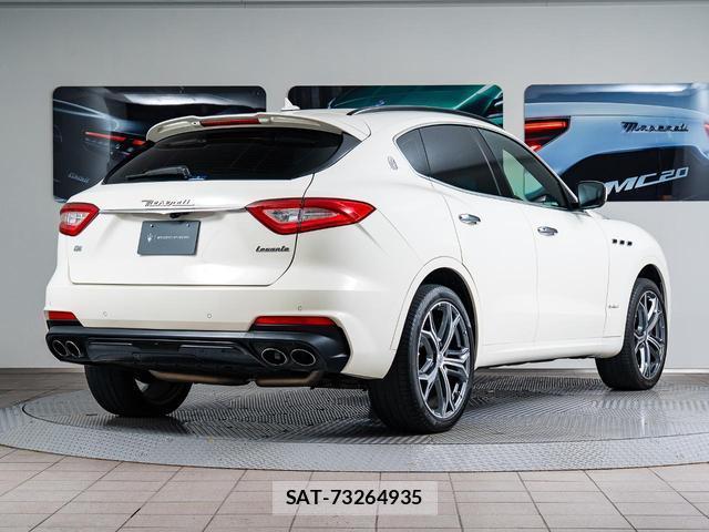 Maserati LEVANTE 2019-05 8550040-4