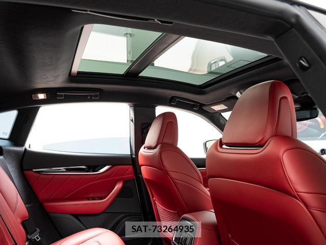 Maserati LEVANTE 2019-05 8550040-6
