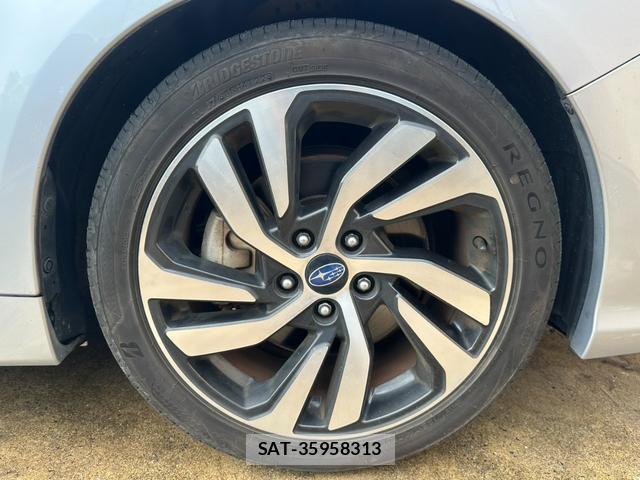 Subaru LEVORG 2018-09 8552039-19