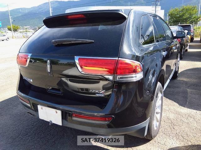 Lincoln MKX 2013-08 8551279-4