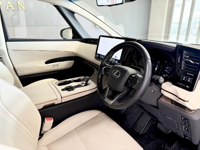 Lexus LM 2024-06 8546490-12
