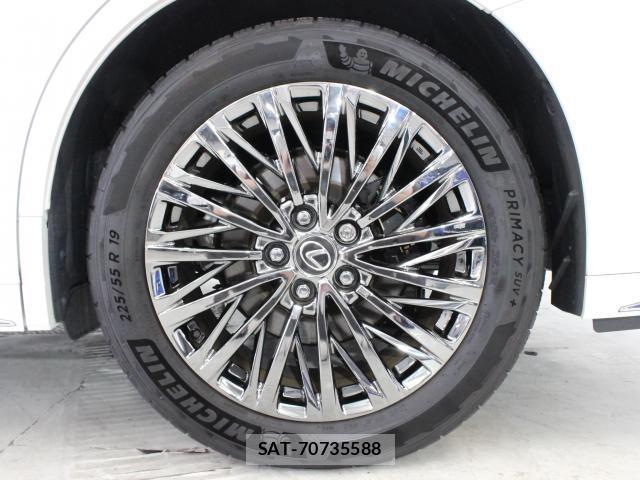 Lexus LM 2025-06 8548728-13
