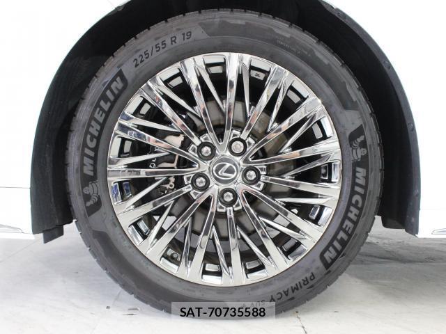 Lexus LM 2025-06 8548728-15