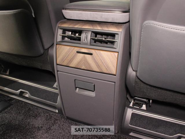 Lexus LM 2025-06 8548728-17