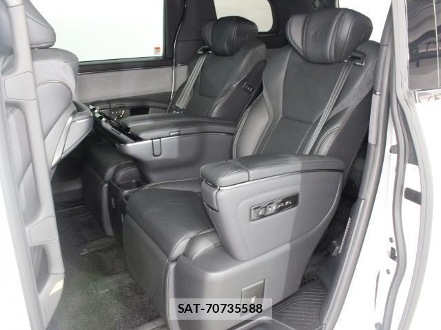 Lexus LM 2025-06 8548728-9